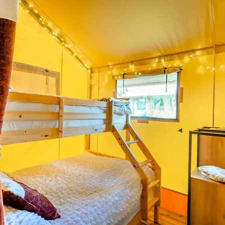 The Owls Hollow - Uk45297 * Bishop Thornton