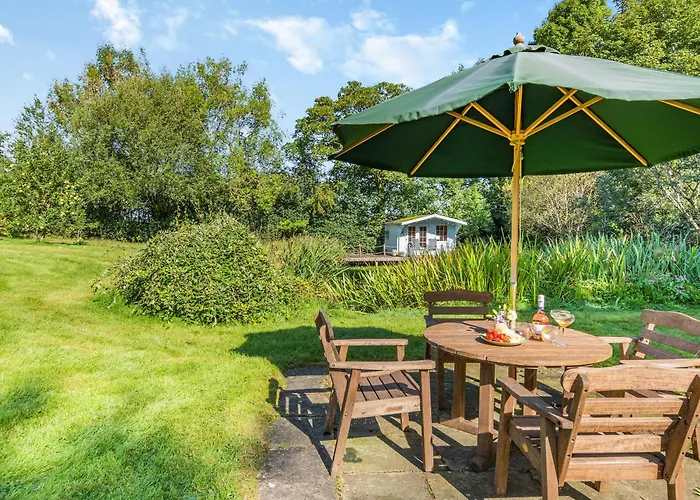 The Owls Hollow - Uk45297 Bishop Thornton