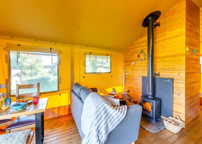 The Owls Hollow - Uk45297 *